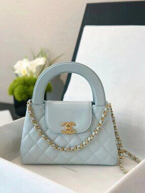 Classic CHANEL Bag: A Stylish and Versatile Choice for Elegance